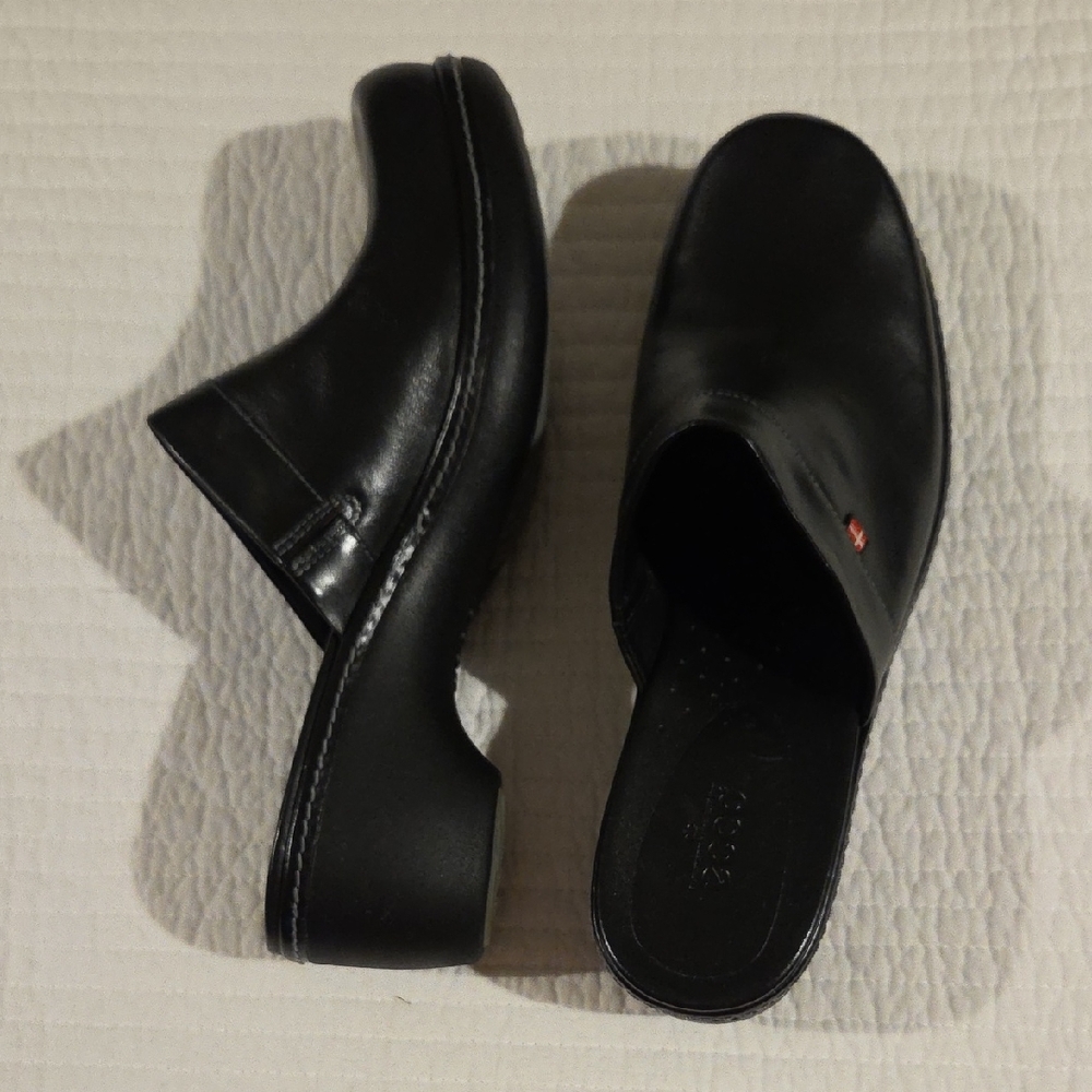 Womens Black Slip-On Shoes